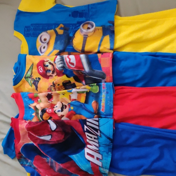4 sets of Pajamas (Mario Kart, Mario Party, Spiderman, Minions) Size4/5 - Picture 1 of 7